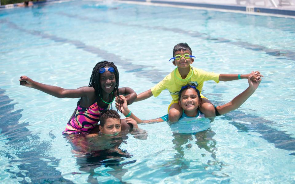 Kids swimming at Gills YMCA